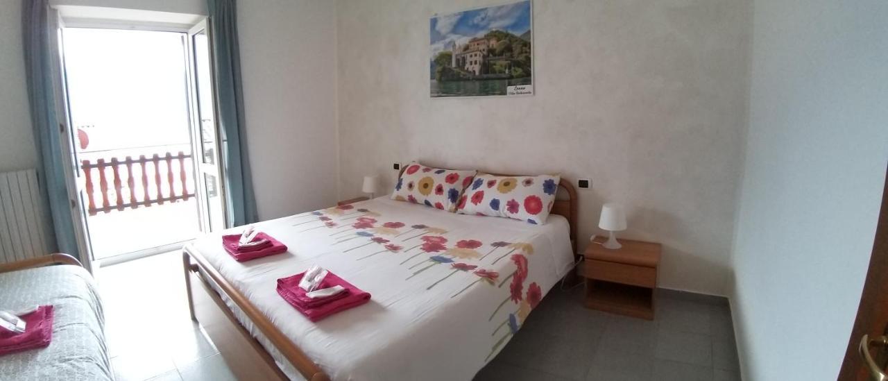 Residence Casa Rosa Gera Lario Esterno foto