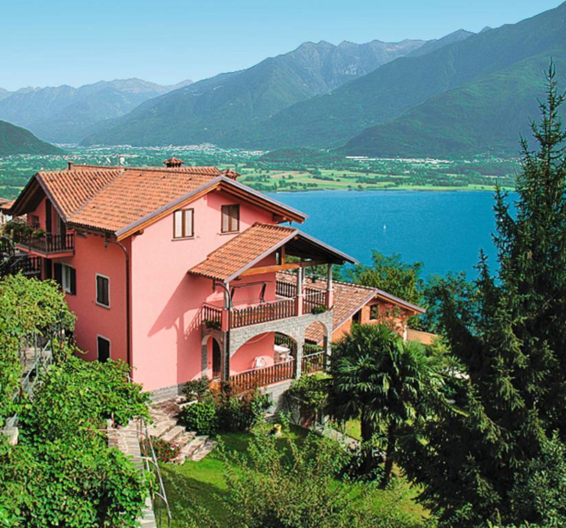 Residence Casa Rosa Gera Lario Esterno foto