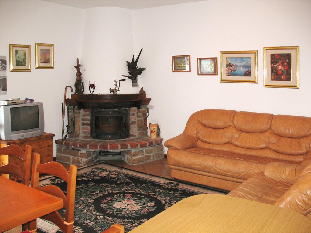 Residence Casa Rosa Gera Lario Esterno foto