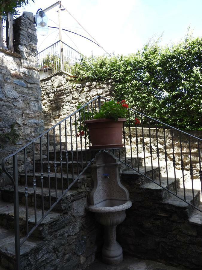 Residence Casa Rosa Gera Lario Esterno foto